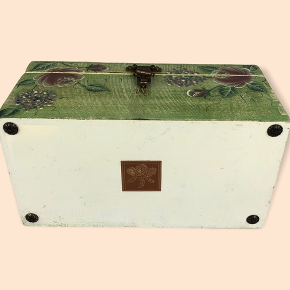 Vintage tole painted box bag, spring green and garden roses - Picture 8 of 15